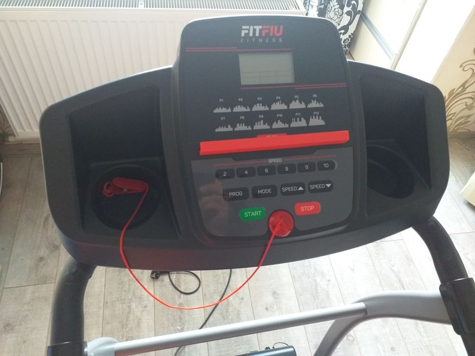 Bandă  electrică de   alergat nouă  utilizată o singură dată