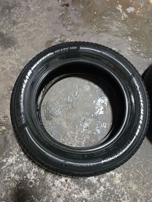 225 60 R18 Michelin Balon 2 Dona Sotiladi Holati yaxshi Ayibi yoq