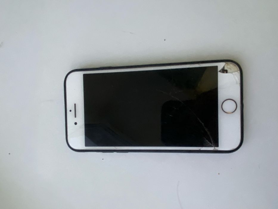 Айфон 8 сатам бууу