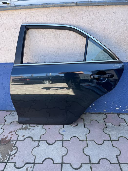 Тойота камри 50-55 двери дверь есик