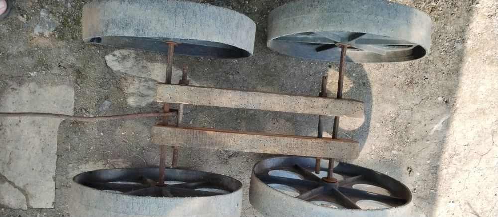 Ръчна Количка с пластмасови колела ф32/6см