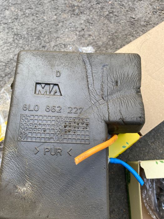 Вакуум помпа централно заключване на Audi A3 8L 4/5 врати