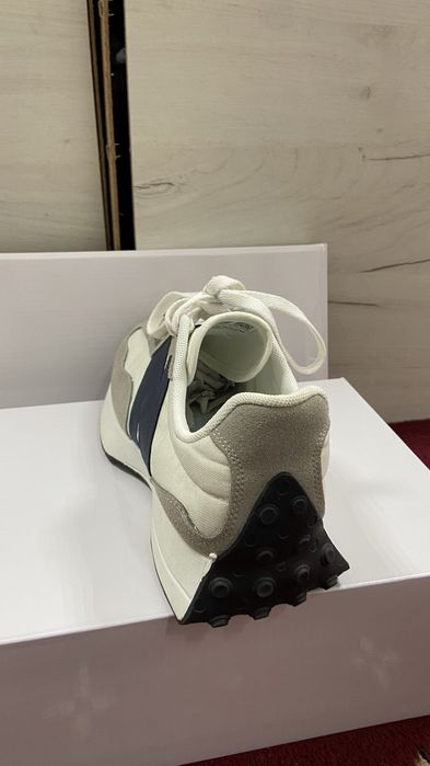 продам кроссовки 41р