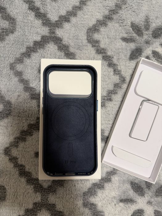 Кейсове и протектори за Iphone 17 Pro