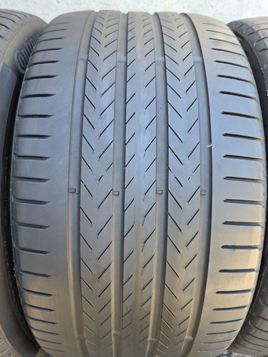 Vand patru anvelope de vara continental 245 40 20/ 275 35 20 dot 0325