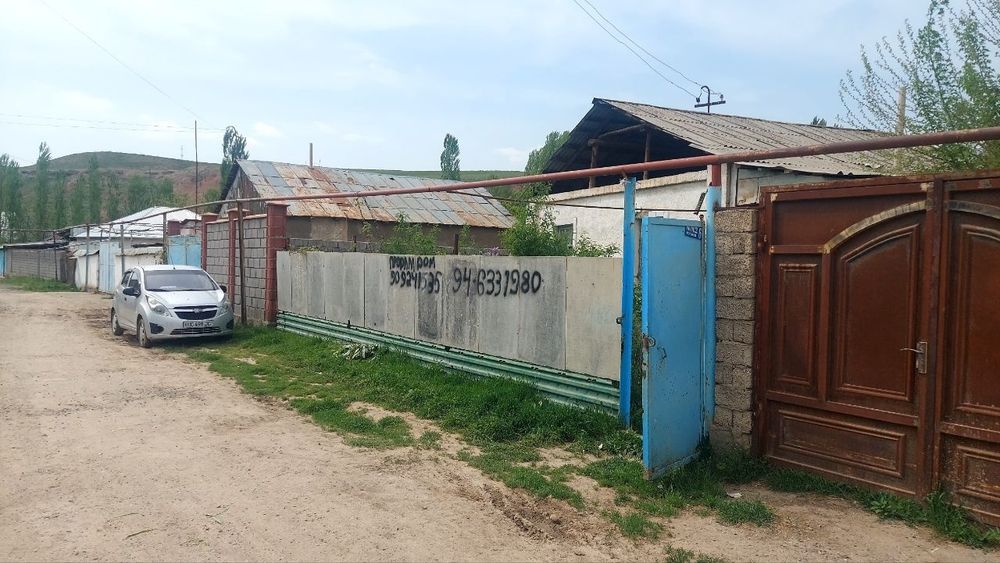 Чирчик Азадбаш 6-сотих ер хисобида сотилади