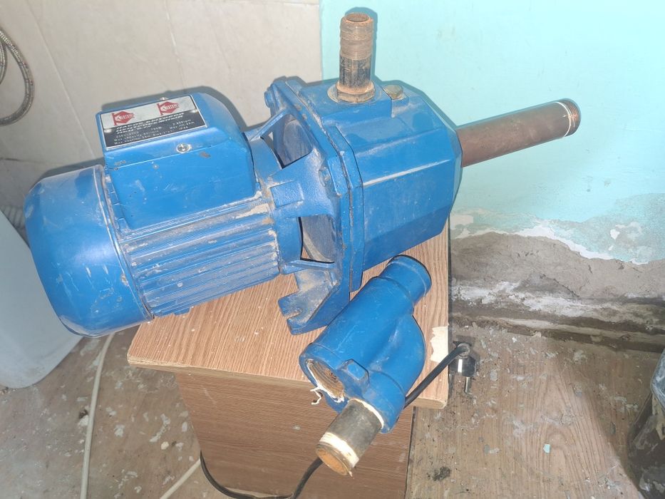 Насос водяной ...