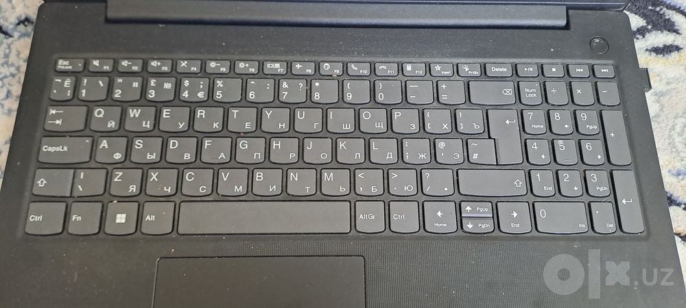 Lenova V15 satiladi taza kop paydalanbadim