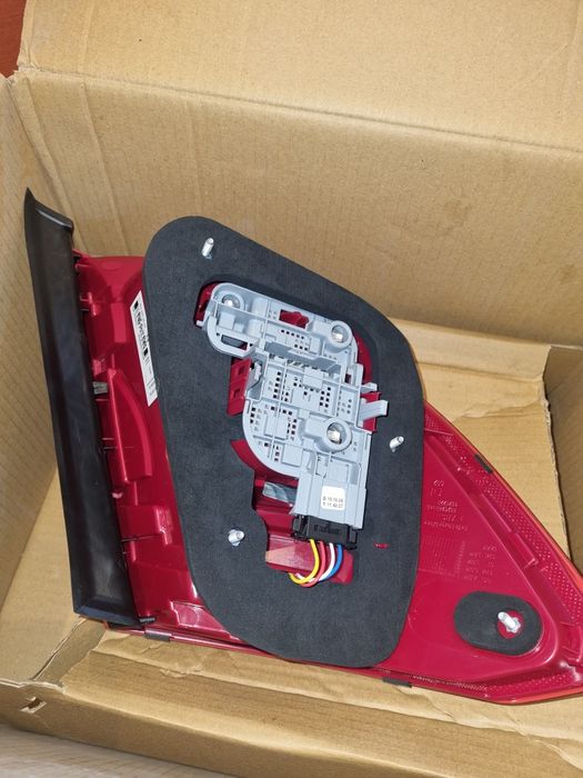 Оригинален заден десен стоп за Mercedes w204 Facelift комби