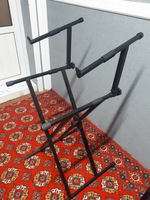 Стойка для синтезатор