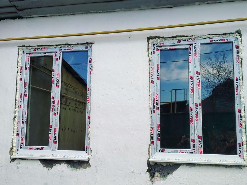 Окна двери Болконы