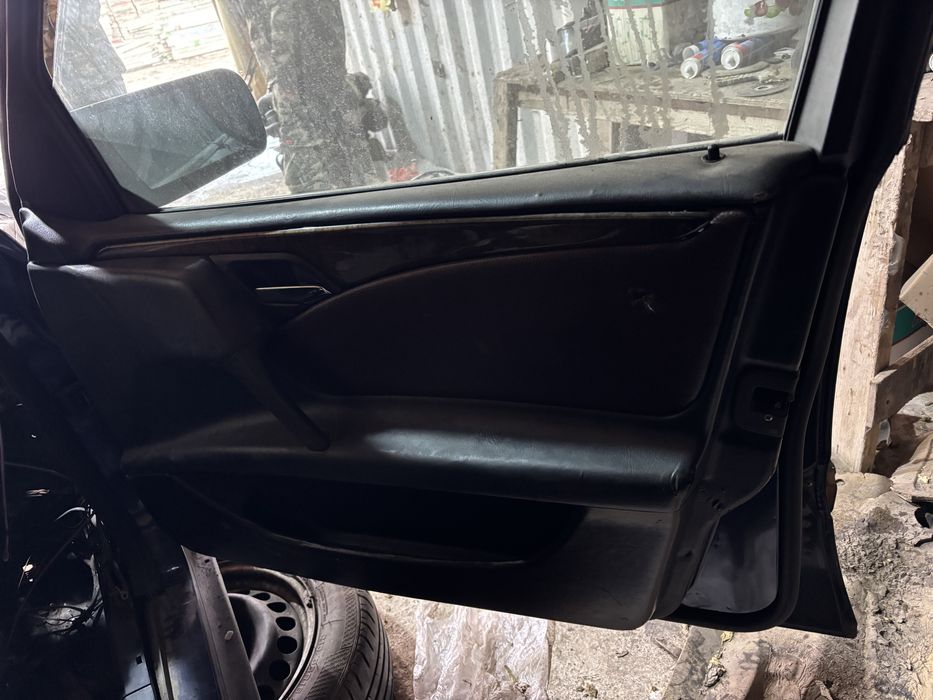 Разбор мерс 210 есть все