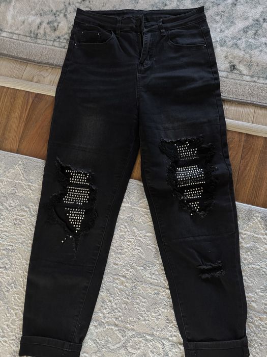 Продам женские джинсы