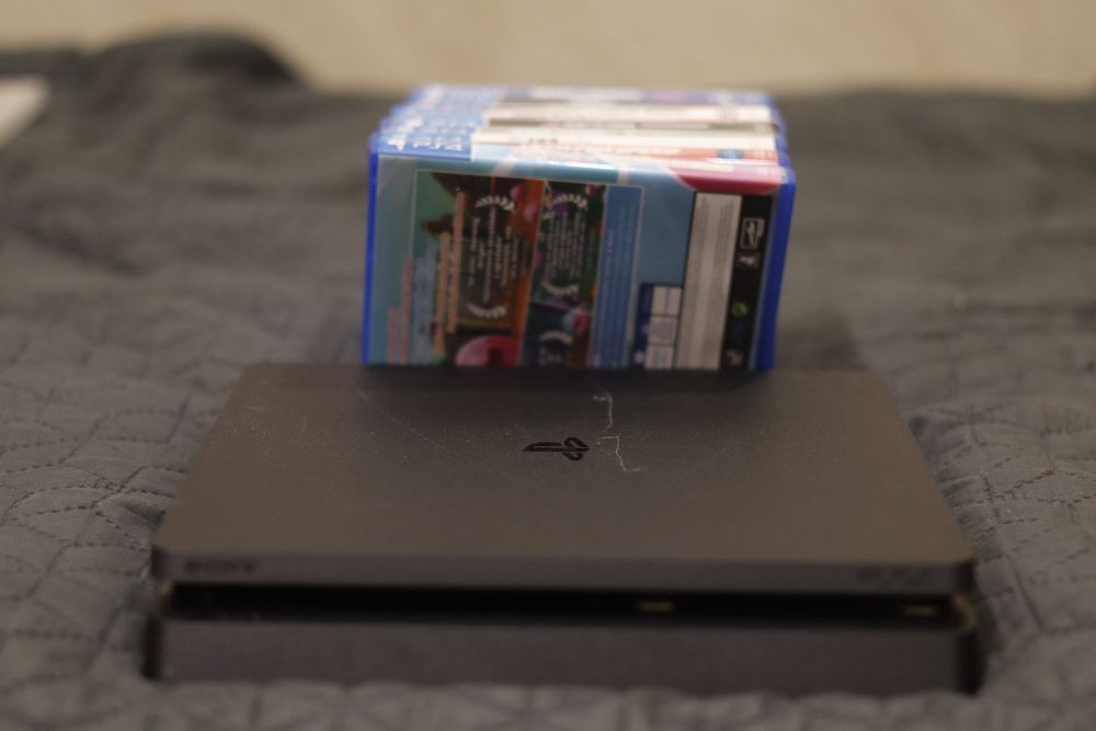 PlayStation 4 slim
