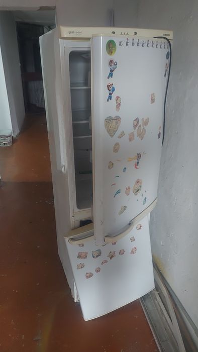 Продам холодильник