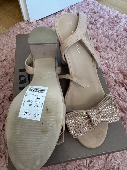 Sandale superbe Noi!