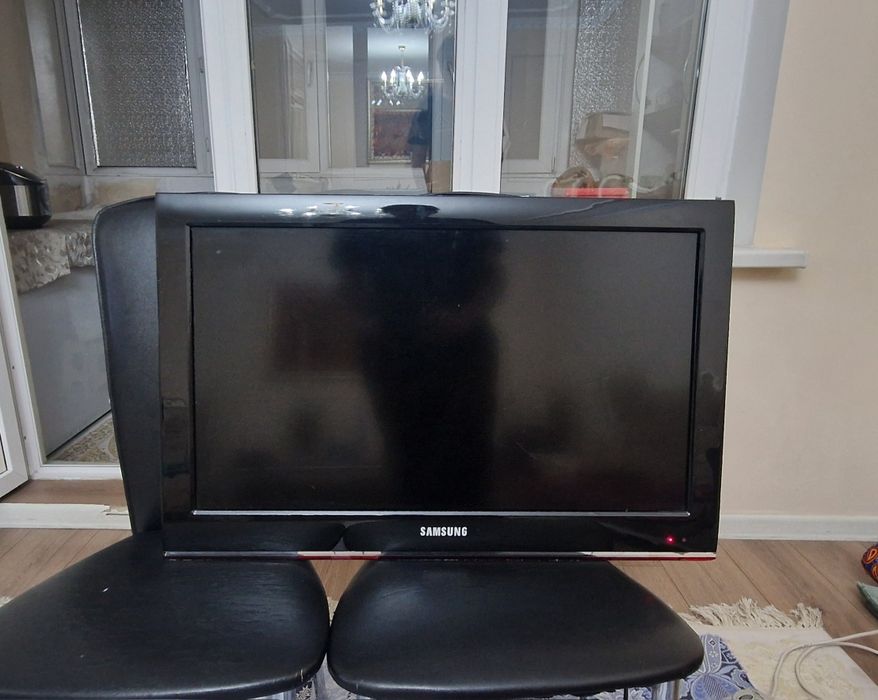 Продаеться ЖК-телевизор Samsung LE-32B530P7W