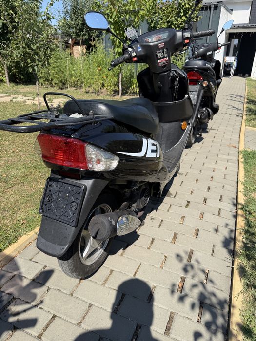 Scuter jet Gy6 ! 25kmh , benzina 2010 , 6000 km , 49cc, 4 timpi , Fara permis 25 kmh pe cartea RAR!!