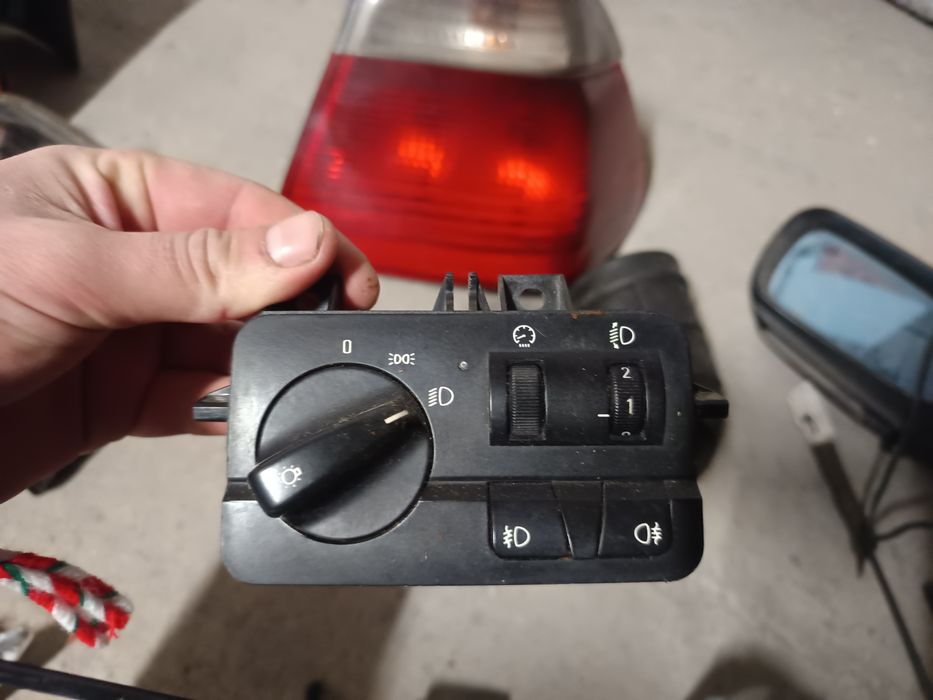 Части за BMW E46 Седан БМВ фарове стопове километраж