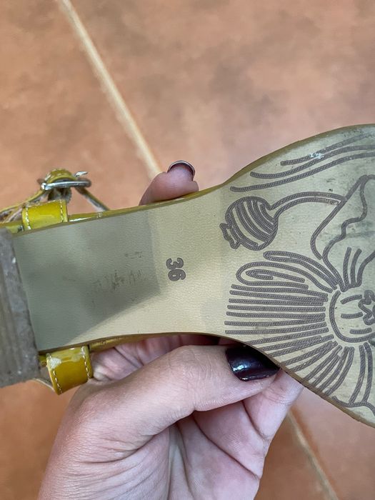 Sandale cu toc marimea 36