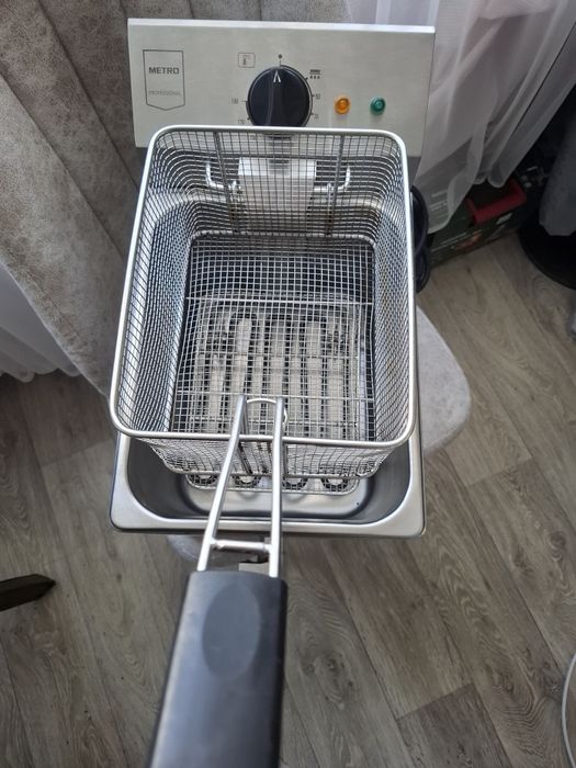 Fripteoza profesionala Metro model GDF3 rezistenta defecta008 3250 Wat