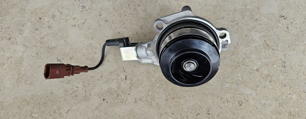 Pompa apa VW Passat B8