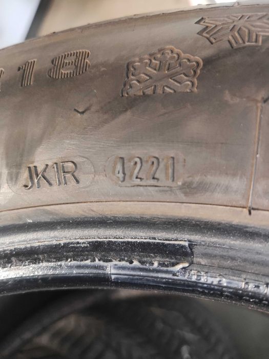 2бр.зимни гуми 245/50/18 Dunlop