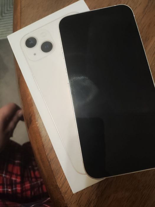 iPhone 13 в идеальном состоянии