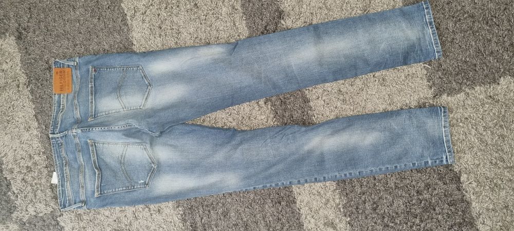 Blugi Tommy Hilfiger