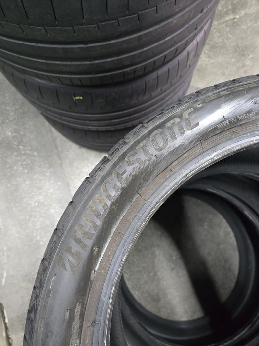 O anvelopa 285/40/21 VARA BRIDGESTONE 2024 Stare excelentă