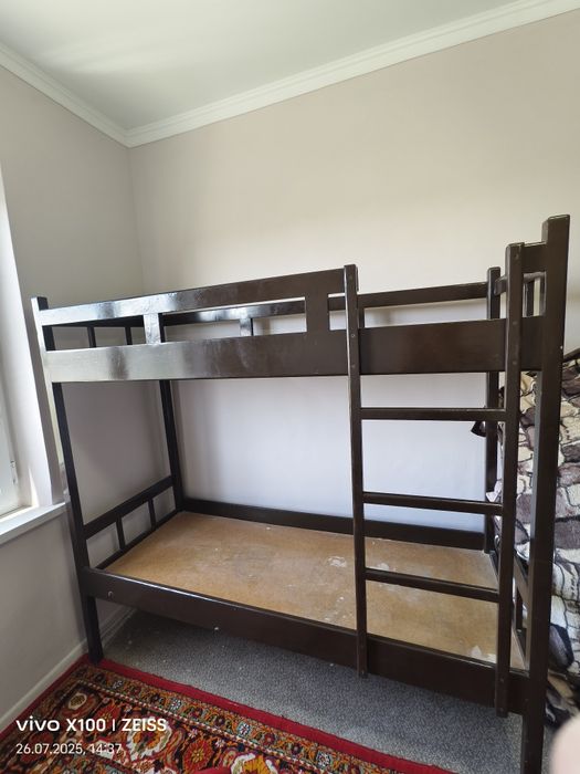 Детский двухярусний  спальный  зудлик  билан  сотилади