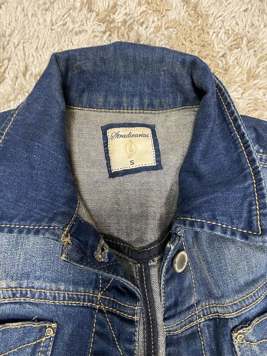 Geaca bulgi si blugi stradivarius