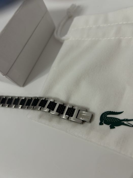 Bratara Lacoste.