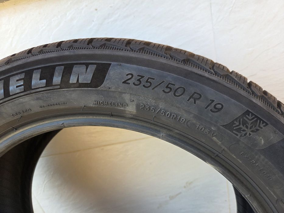 MICHELIN 235/50 R19