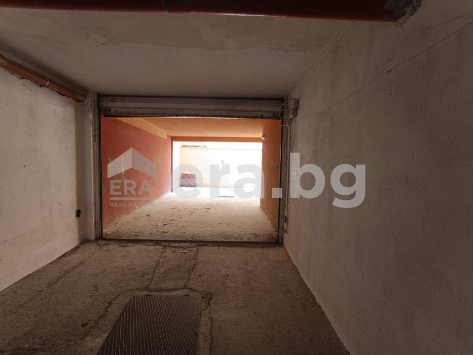 Закрито паркомясто в подземен паркинг в район"Погреби"