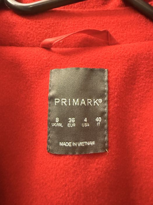 Vand palton rosu marime 35