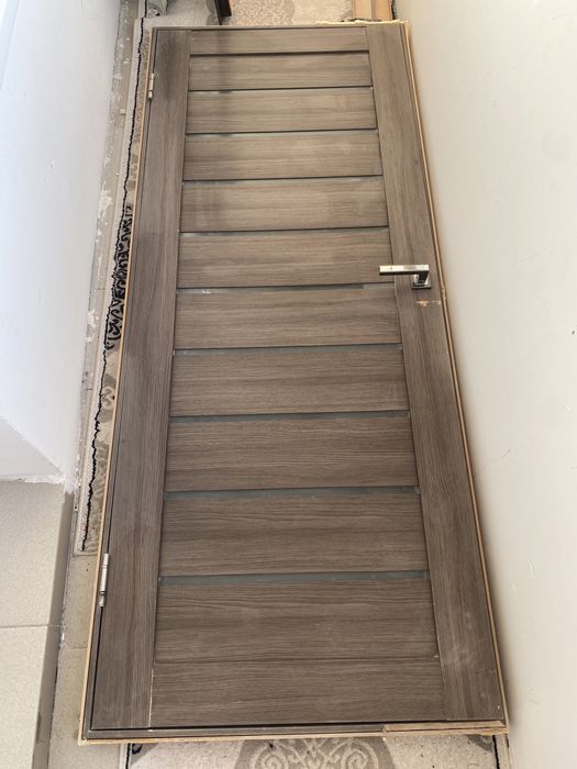 Продам межкомнатную дверь