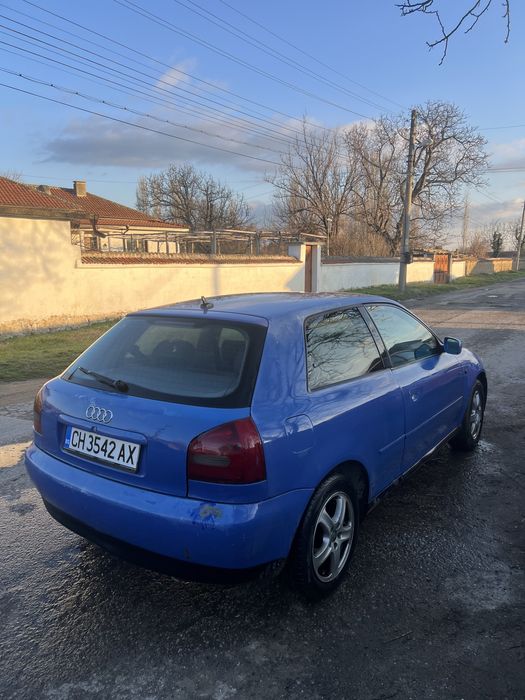 Продавам Audi 1.8
