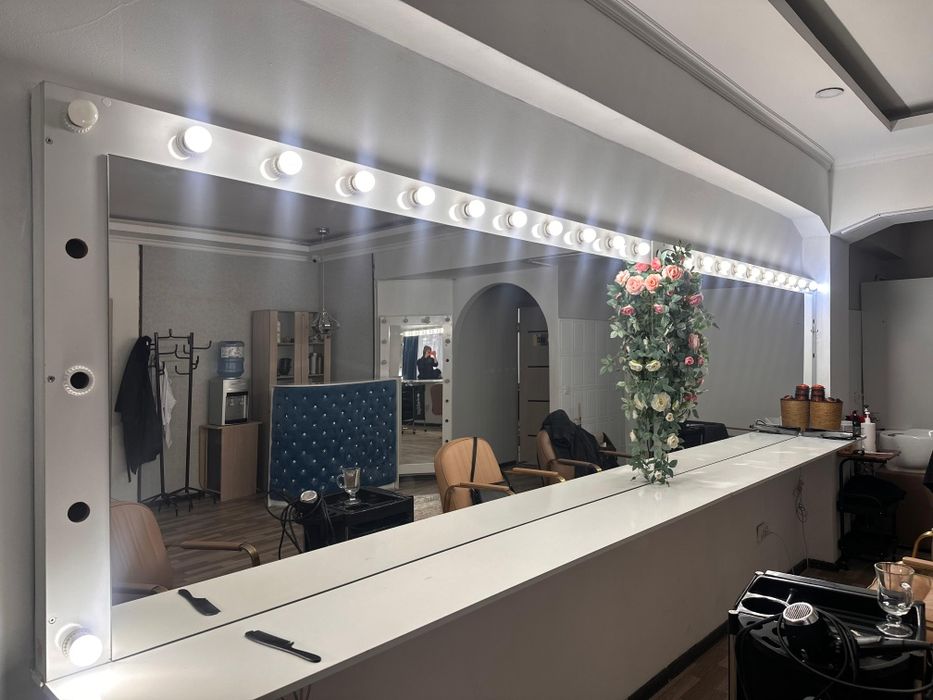 Зеркало для салона красоты