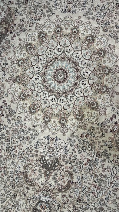 Продам ковер напольный