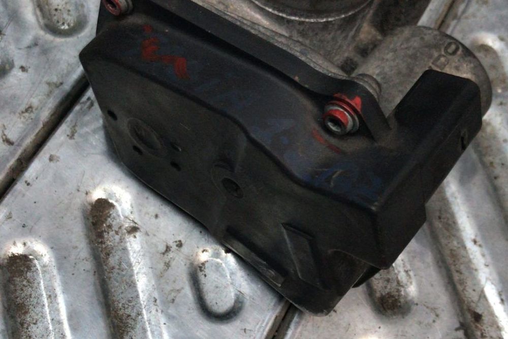 Clapeta Acceleratie VW Polo 9N 1.2 B 03D133062E