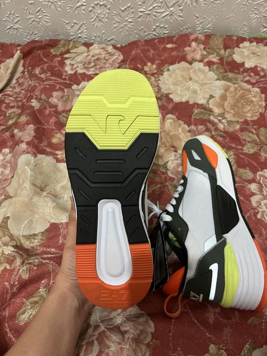 Продам кроссовки Emporio Armani