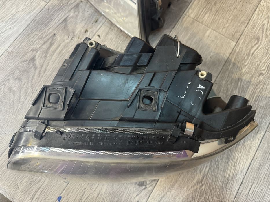 Фары Ауди А6С5 оригинал