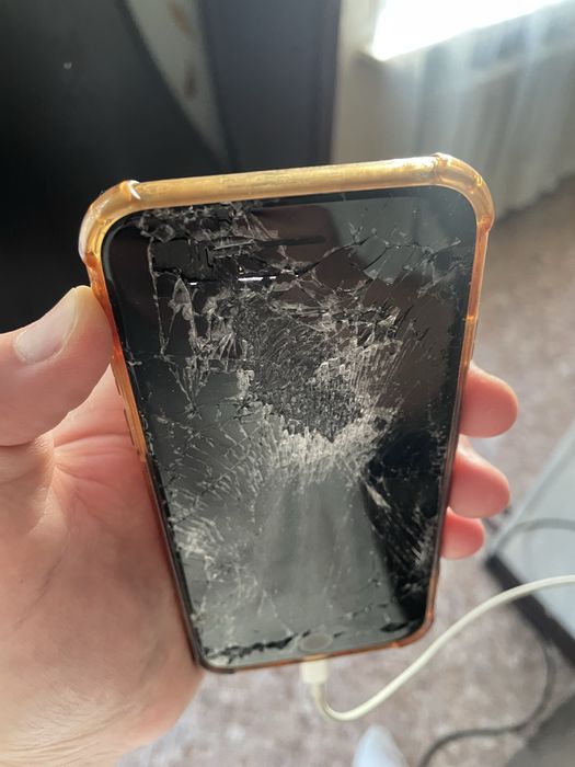 iphone SE бесплатно