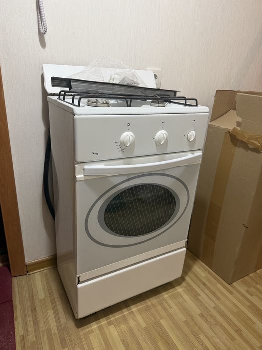 Газовая  плита , King .