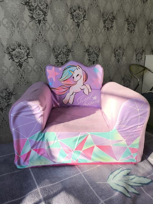 Детское кресло с единорого