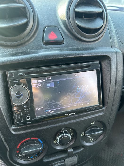 Мафон , пионер , в хорошем состояние просто стоит .