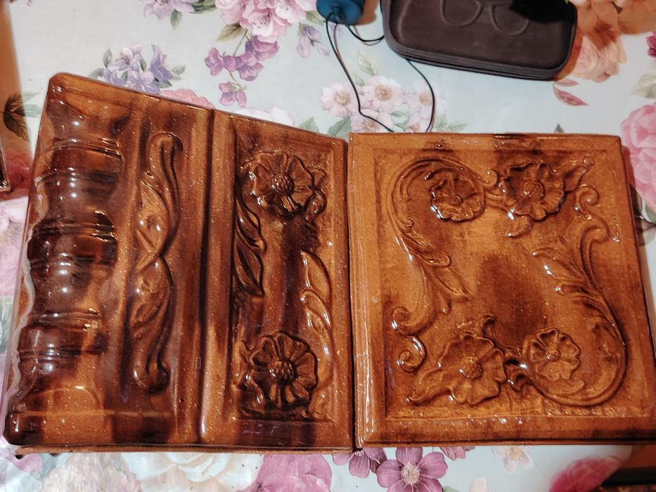 Vând pentru 2 sobe cahle (placi+colturi)sobe teracota noi,7 rânduri.