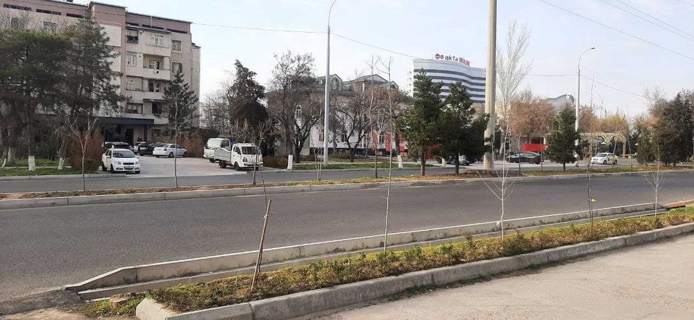 Продается под офис 4 комн квартира, возле дороги