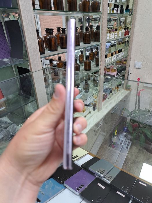 Samsung S23 Ultra xotirasi 12/256/512GB